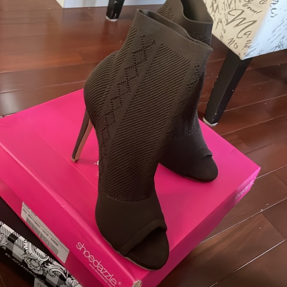 Shoe Dazzle Anka Ankle Knit Bootie - Picture 5 of 7